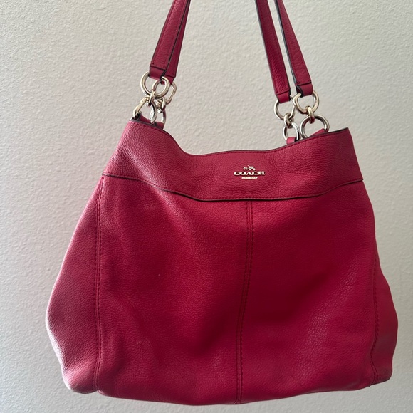 GIVEAWAY!!! Coach Shoulder Bag - Picture 1 of 1